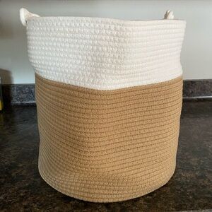 Two-Tone Woven rope Storage Basket